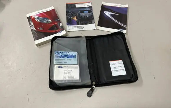Ford Focus Owners service history hand book 