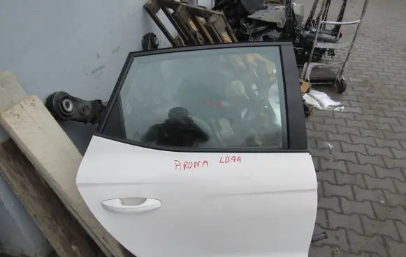 Seat Arona Rear door