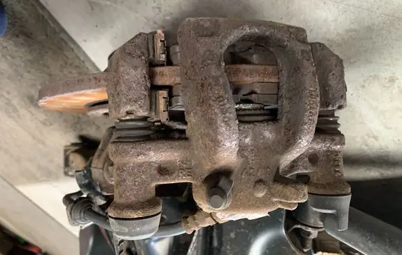 Mercedes-Benz Vito Viano W447 Rear brake caliper A4474230698 1705111