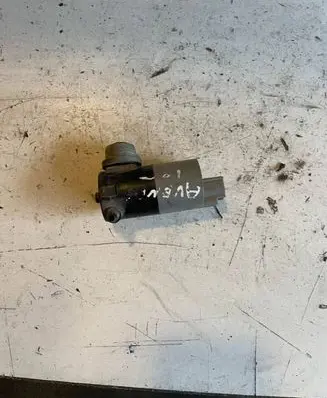 Toyota Avensis T220 Windscreen/windshield washer pump 30892
