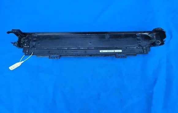 BMW 3 G20 G21 Radiator mount bracket 8594540