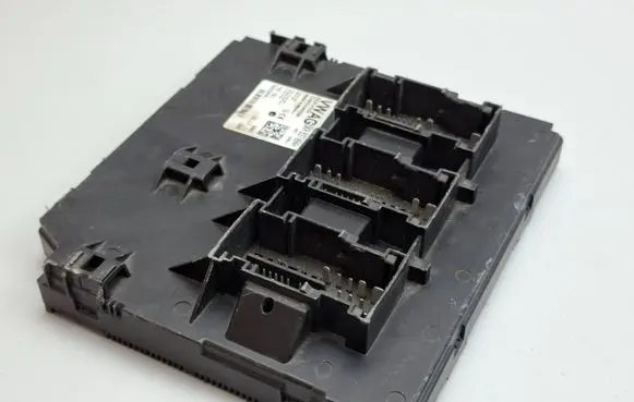 Volkswagen Touran II Comfort/convenience module 5K0937084H 5WG50401 5WK50254