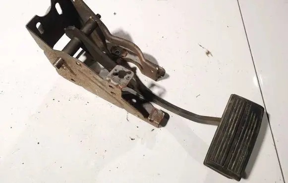 Chrysler Grand Voyager IV Brake pedal 