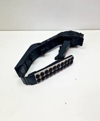 Accelerator throttle pedal