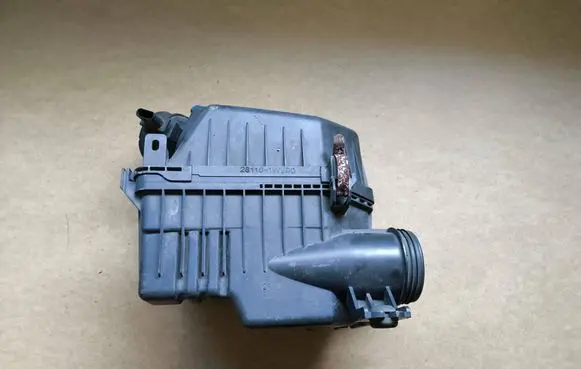 KIA Rio Air filter box 281101W200