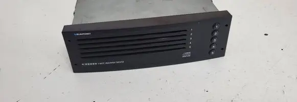 Peugeot 207 CD/DVD changer 8635133010