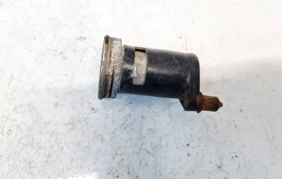 Nissan Primera Front door lock (next to the handle) 
