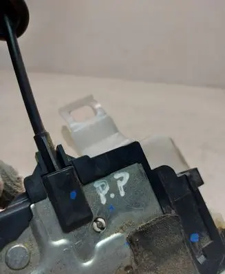 KIA Ceed Front door lock 4207U
