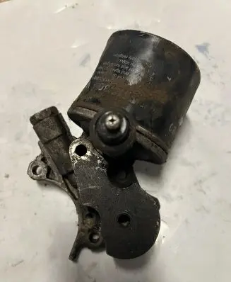 Mitsubishi Space Wagon Oil filter mounting bracket