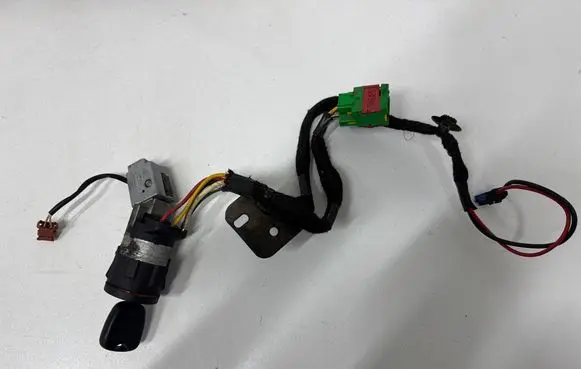 Peugeot 307 Ignition lock 36353100