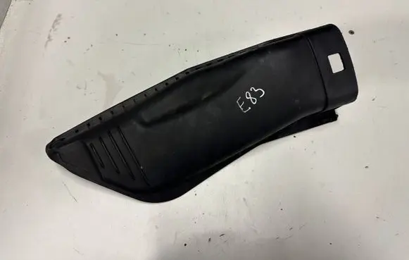 BMW X3 E83 Air filter box cover 7789109
