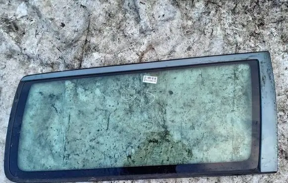 Volvo V70 Rear side window as2
