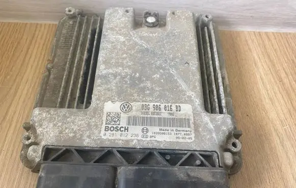 Skoda Octavia Mk2 (1Z) Engine control unit/module 0281012236 03G906016BD 1039S08153