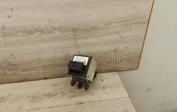 Volkswagen PASSAT B6 ABS Pump 3C0614109N 16705704F 16705904