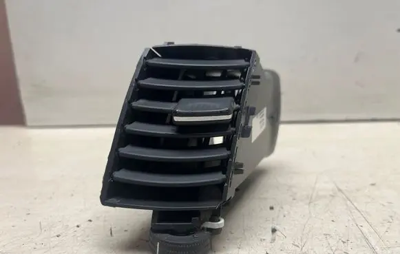 Opel Zafira B Dash center air vent grill 1000746