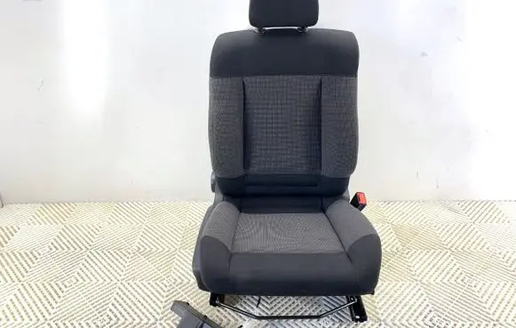 Citroen C4 Cactus Front passenger seat 