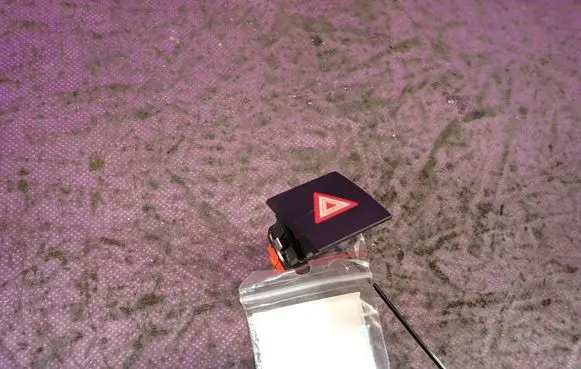 Skoda Fabia Mk2 (5J) Hazard light switch 