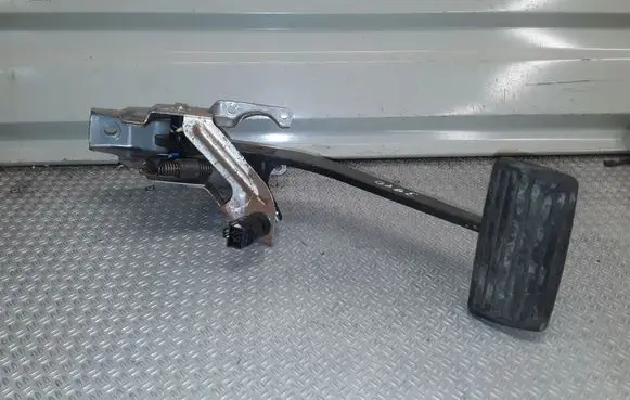 Honda Pilot I Brake pedal 