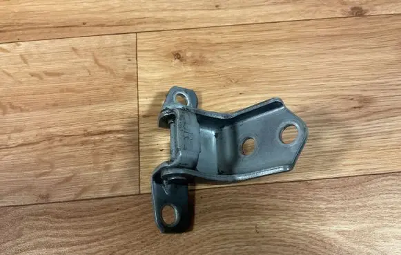 Mazda 3 I Front door lower hinge 