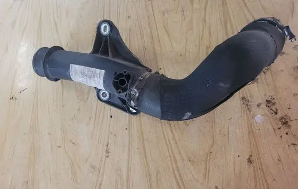 Audi A5 8T 8F Intercooler hose/pipe 8K0145673E
