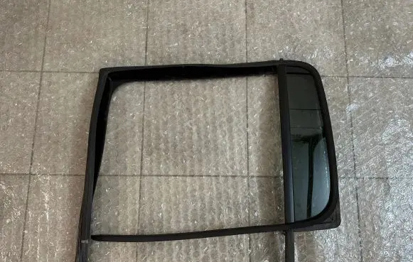 Rubber seal rear door