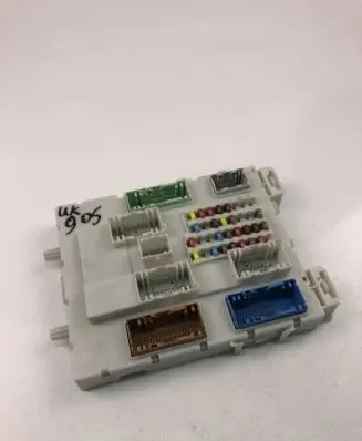 Volvo V40 Fuse module 31453132