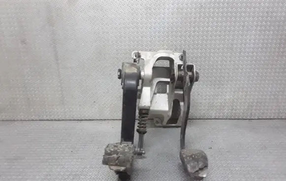 Volkswagen II LT Pedal assembly 
