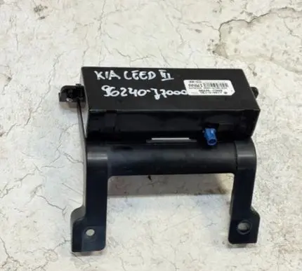 KIA Ceed Antenna control unit 96240-J7000