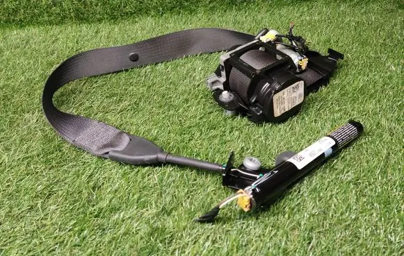 Ford Fusion II Front seatbelt DG9354612D64 DG9354612D64AJ35B8