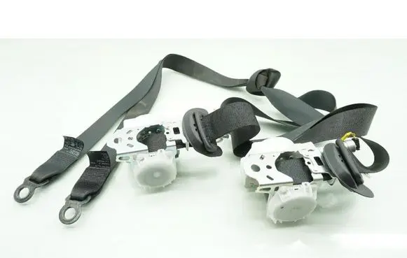 Lexus LBX Front seatbelt