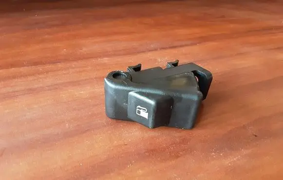 Mazda 6 Fuel tank opening switch 
