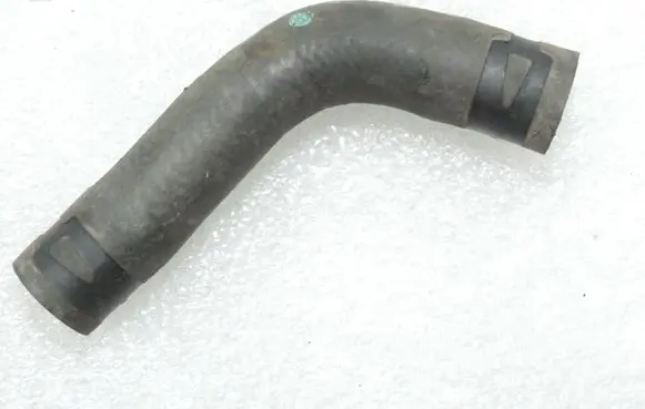 Toyota RAV 4 (XA20) Engine coolant pipe/hose