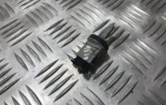 Audi A4 S4 B7 8E 8H Interior temperature sensor 1k0907543g hlo