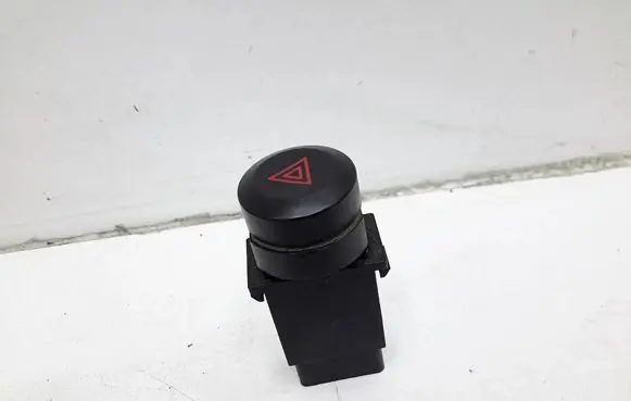 KIA Sorento Hazard light switch