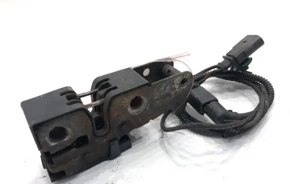 Volkswagen PASSAT CC Engine bonnet/hood lock/catch