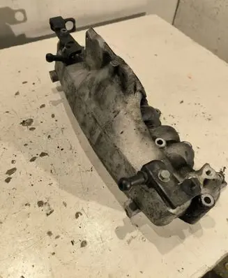 Audi A3 S3 8P Intake manifold 03G129713