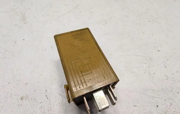 BMW 7 E38 Window wiper relay 61368384505 61368364501