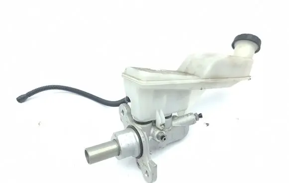 Infiniti Q30 Master brake cylinder A2464300302