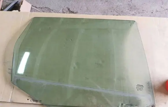 Volvo XC60 Rear door window glass 43R001105 E000186 DOT57M20AS2