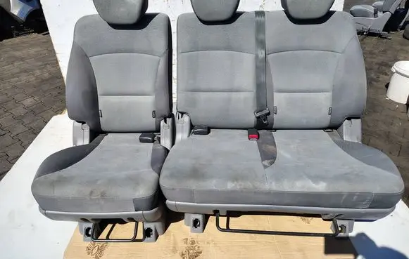 Hyundai H-1, Starex, Satellite Second row seats 