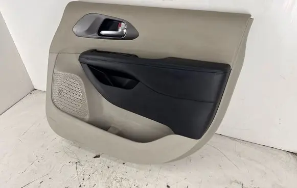 Chrysler Pacifica Front door card panel trim 7CC101BDAB