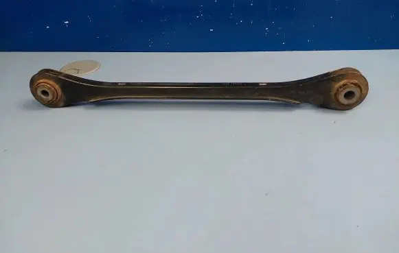 Volkswagen Touareg II Rear control arm 7P0501530 7P0501531