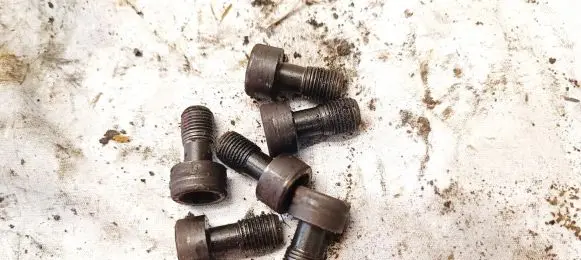 Chevrolet Captiva Nuts/bolts 