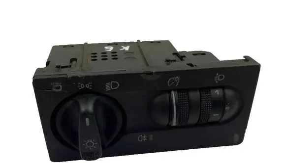 Volkswagen Golf III Light switch 1H6941531N