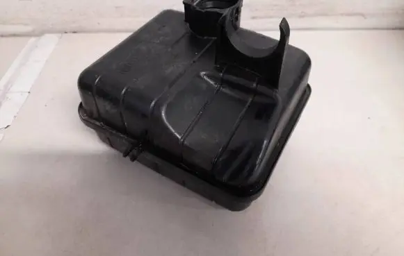 BMW 5 GT F07 Intake resonator 1371851224901 13718512249-01