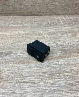 BMW 5 E39 Electric window control switch 8368974