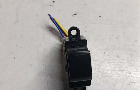 Nissan Note (E12) Quarter vent window switch 