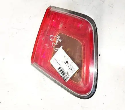 Toyota Avensis T270 Tailgate rear/tail lights