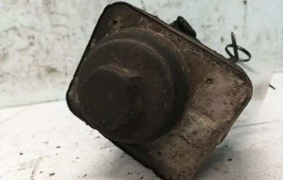 Chrysler Sebring (JS) Engine oil radiator 038117061b