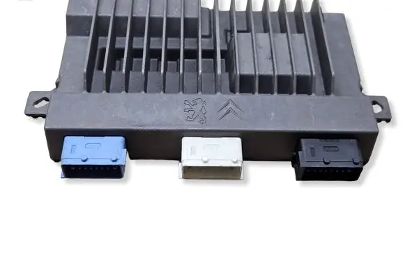 Peugeot 3008 II Sound amplifier 9825899680 3104131033 31041370136